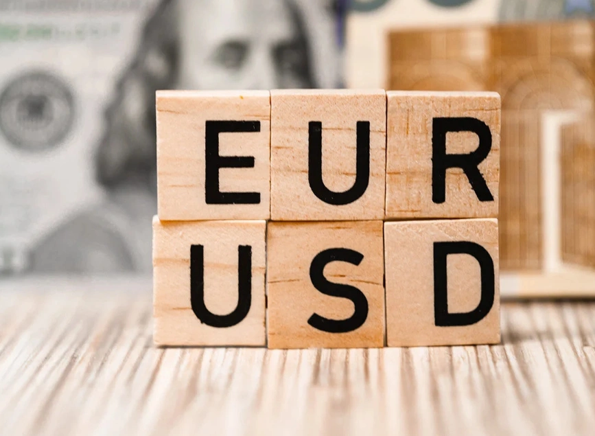 EUR/USD – یورو در مقابل دلار آمریکا